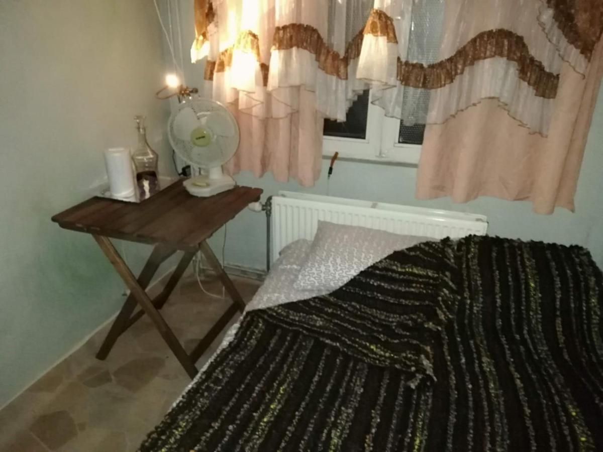 Room In Studio - Studio Nearby Central Station Anvers Dış mekan fotoğraf